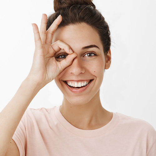 بررسی تخصصی لنز چشم