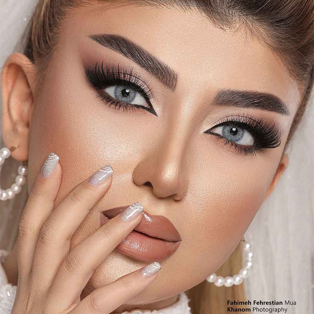 لنز طبی رنگی برند یونیک رنگ لوتوس