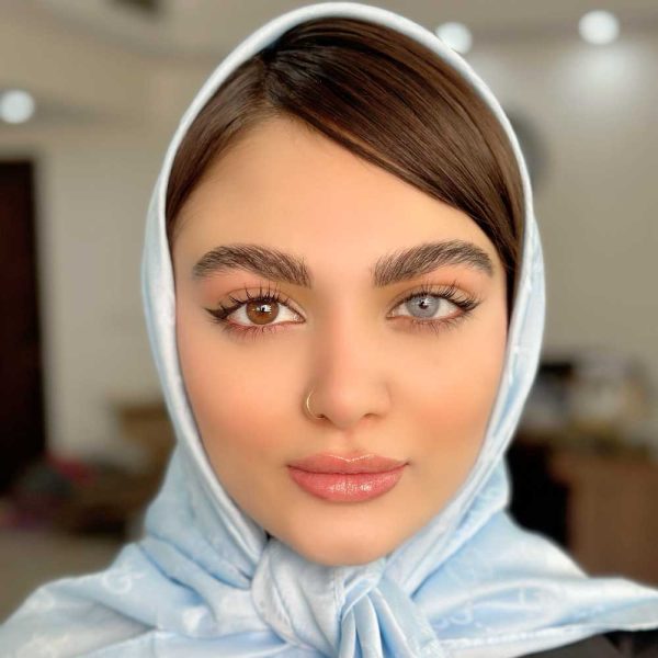 لنز طبی رنگی برند یونیک رنگ كارنلين