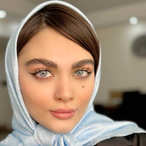 لنز طبی رنگی برند یونیک رنگ كارنلين
